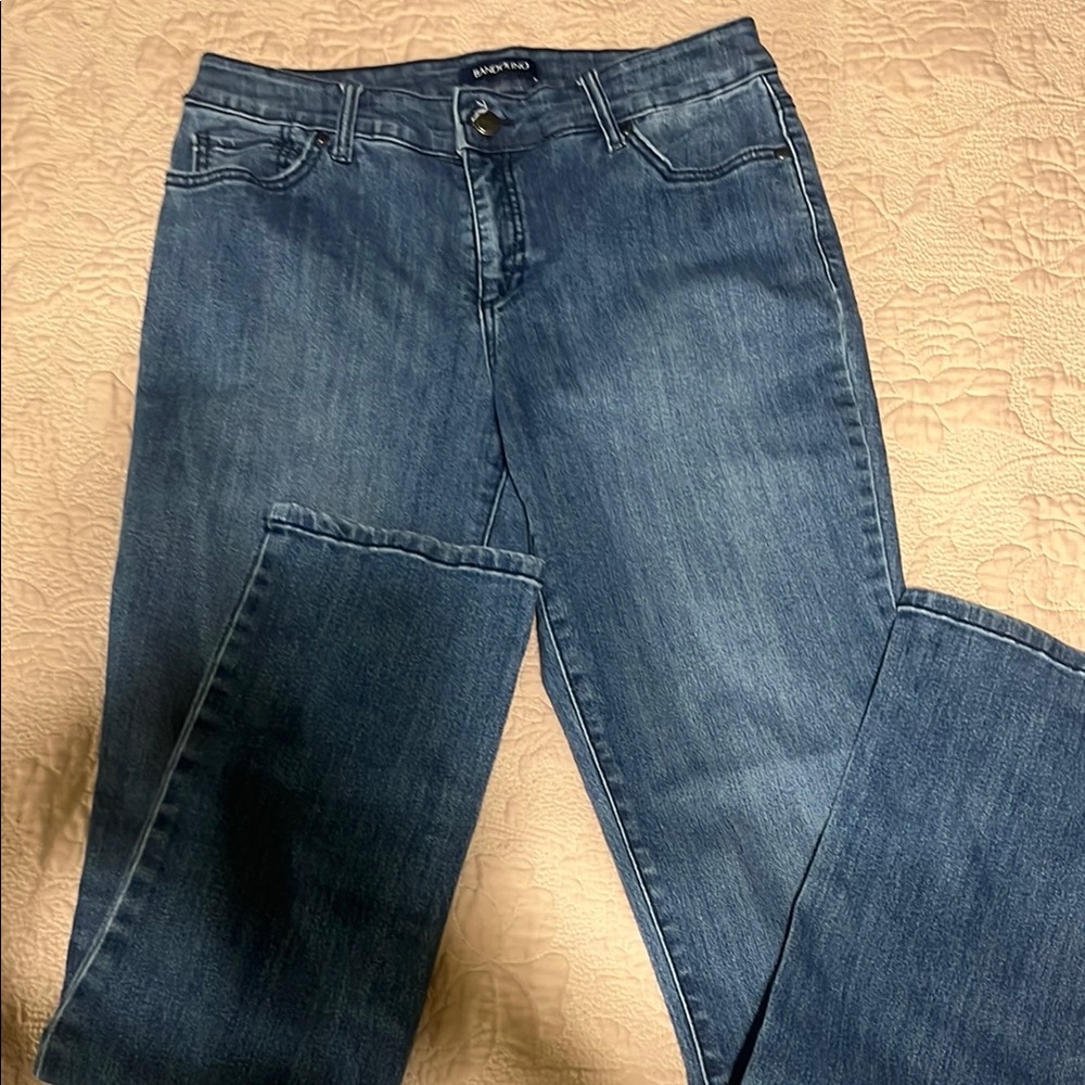 Bandolino Blue Straight Leg Jeans Classic Style
